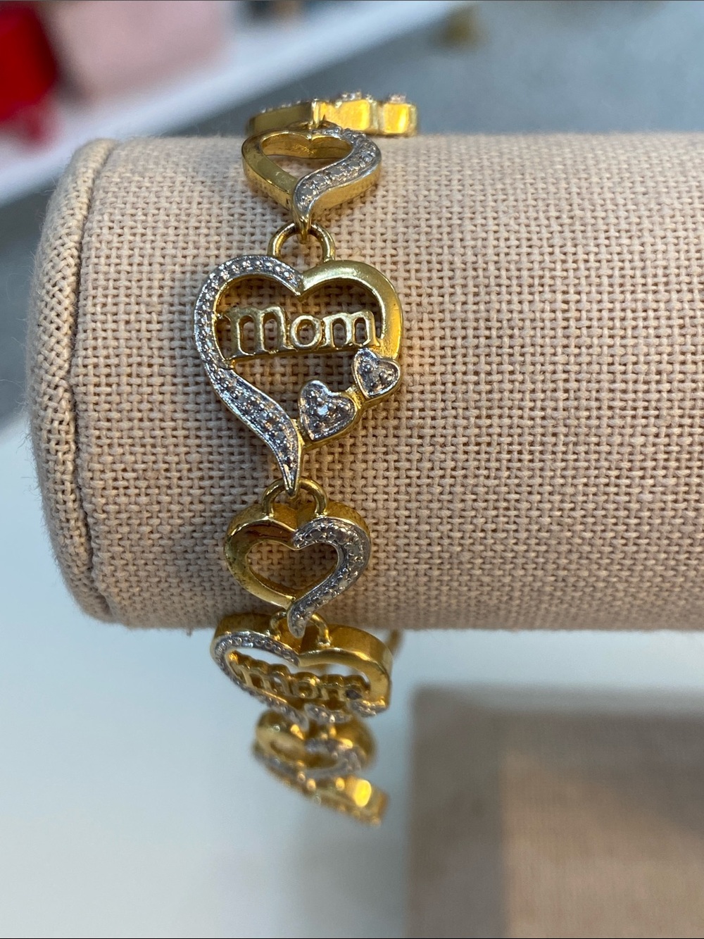 Gold 'Mom' Diamond Heart Link Bracelet - Women's Jewelry - Picture 1 of 8
